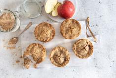 Shortcrust pastry apple muffins with filling
