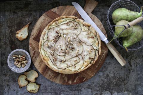 Pikanter Ricotta-Gorgonzola Cheesecake mit Birnen