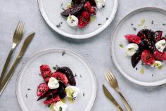 Caramelized beetroot and figs with mozzarella