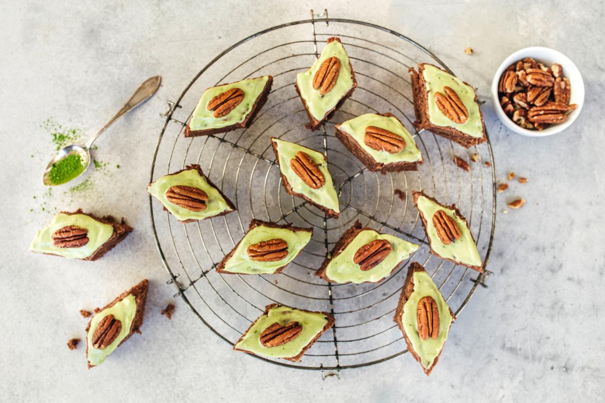 Gingerbread with matcha icing - Recipes | fooby.ch
