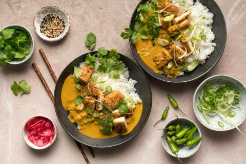 Katsu-Curry mit Sesam-Panko-Tofu
