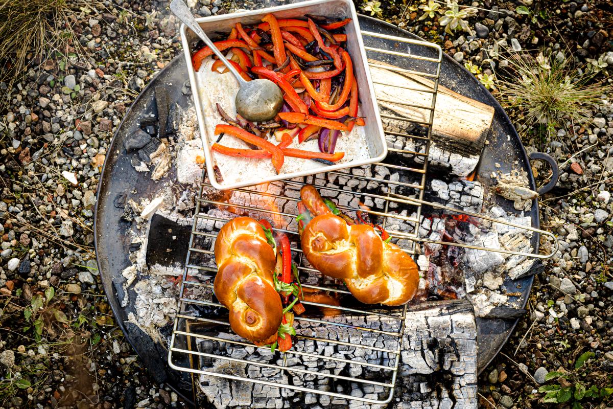 Grilled hot dogs - Recipes | fooby.ch