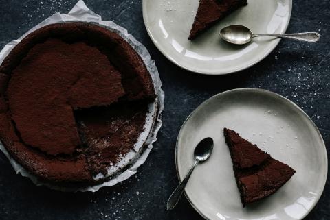 Tea-infused chocolate cake 