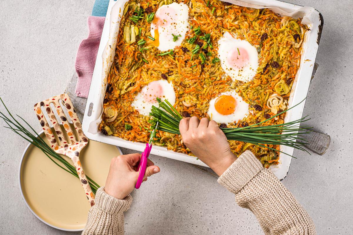 Blech-Rösti mit Gemüse und Spiegelei - Rezepte | little FOOBY