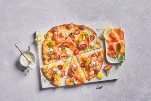 Pizza bianca with salmon