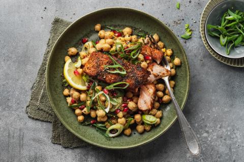 Grilled salmon with chickpea salad 
