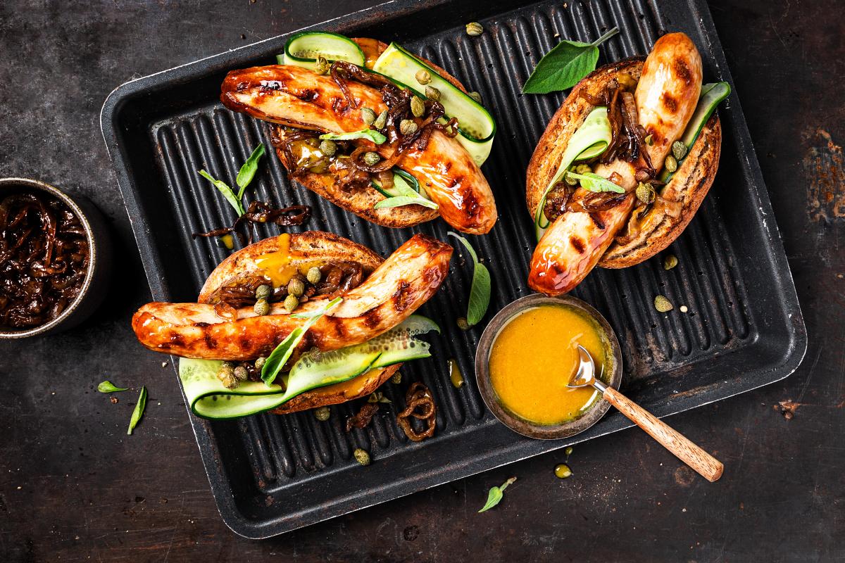 Bratwurst hot dogs - Recipes | fooby.ch