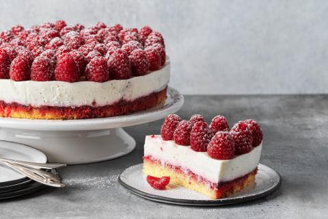 Raspberry quark cake