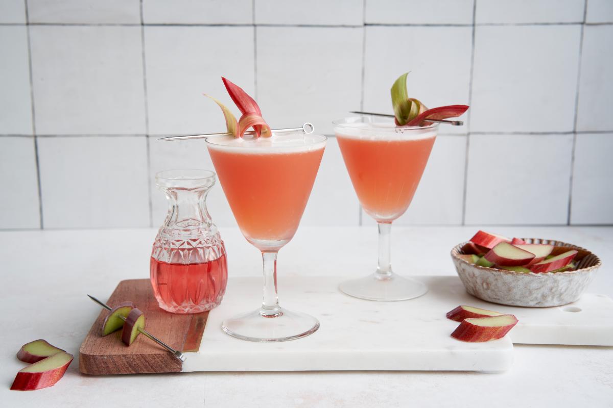 Vegan rhubarb whisky sour - Recipes | fooby.ch