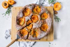Gâteau vegan aux abricots et au thym