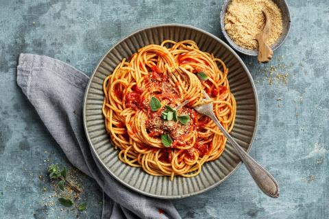 Spaghetti with tomato sauce