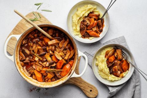 Vegan winter stew with mashed potato