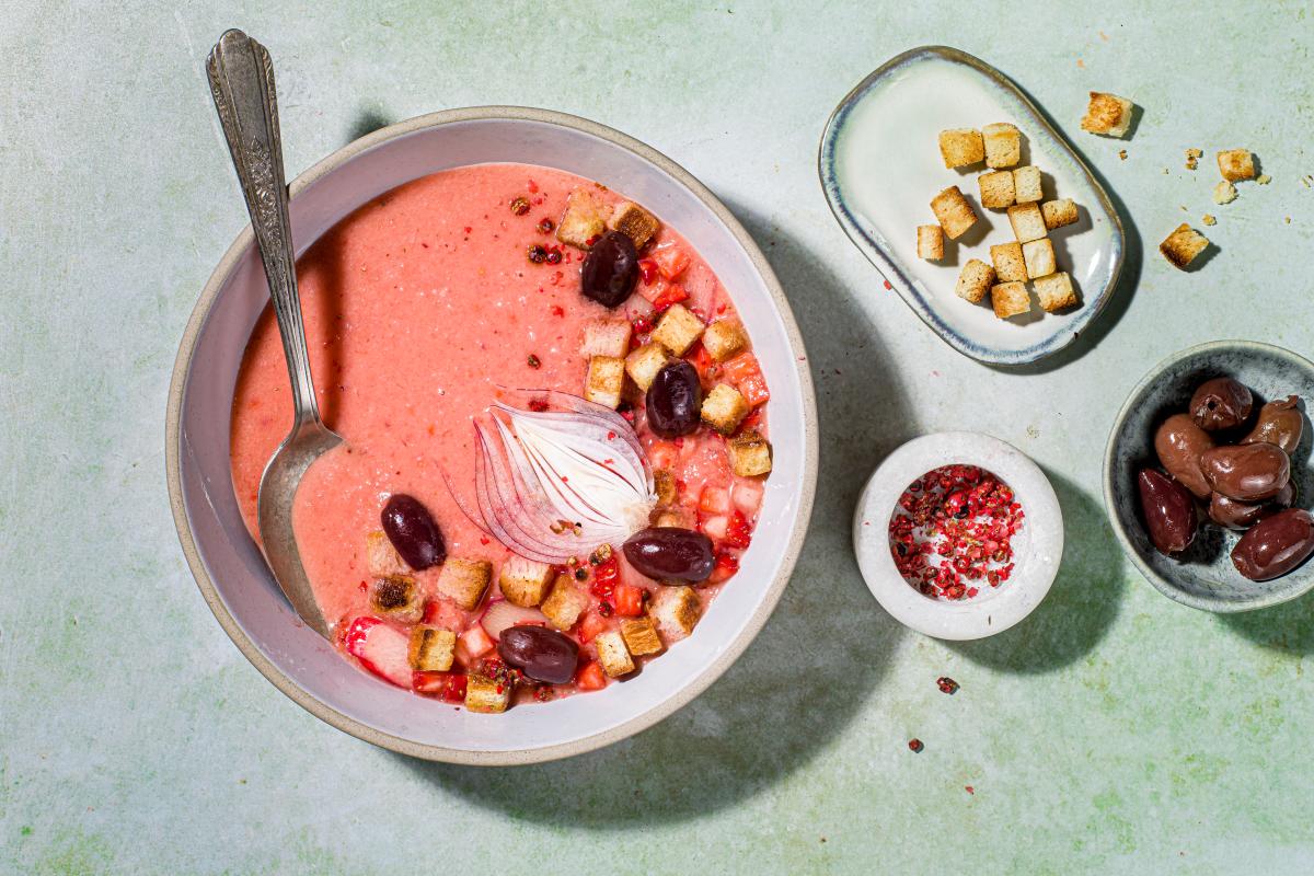 Rhabarber-Erdbeer-Gazpacho - Rezepte | fooby.ch