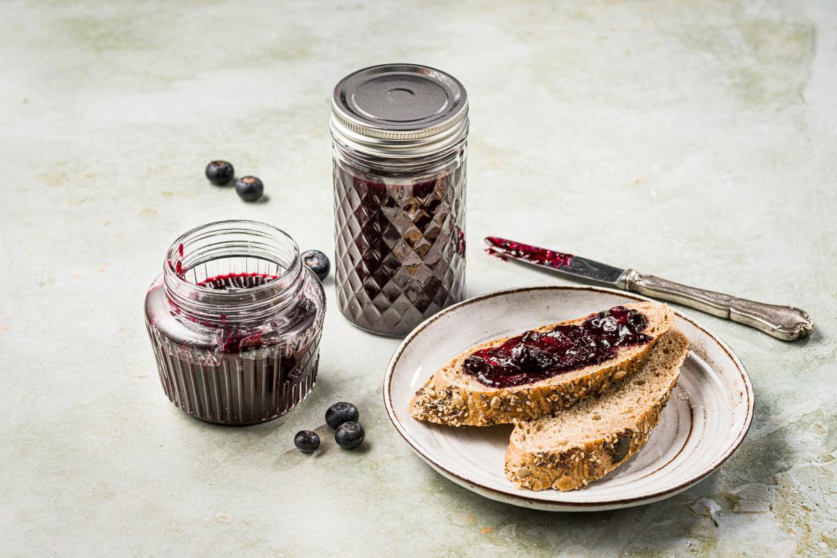 Heidelbeer-Konfitüre mit Vanille - Rezepte | fooby.ch