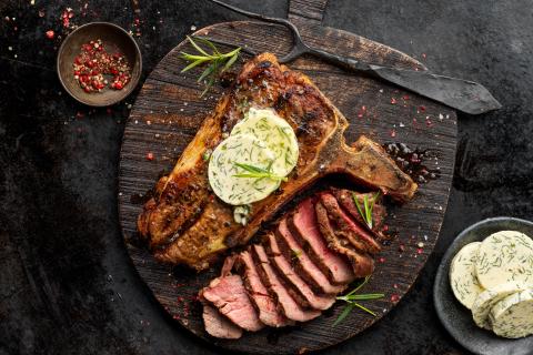T-bone steaks with béarnaise herb butter