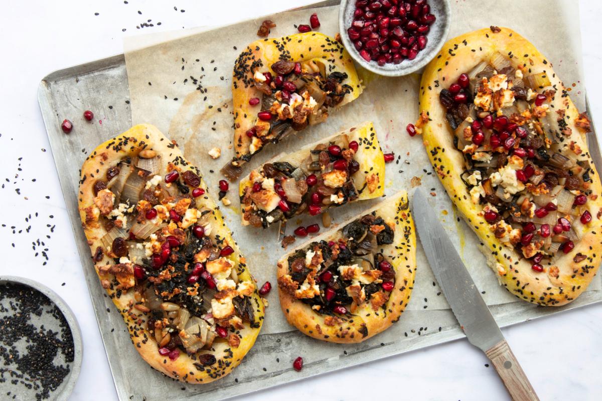 Pide-Pizza mit Mangold und Feta - Rezepte | fooby.ch