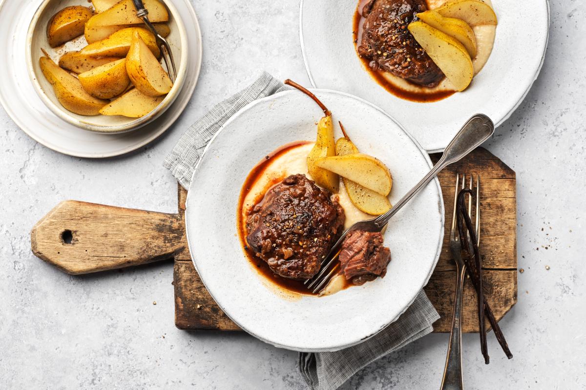 Kalbskopfbäggli mit Vanille-Birnen - Rezepte | fooby.ch