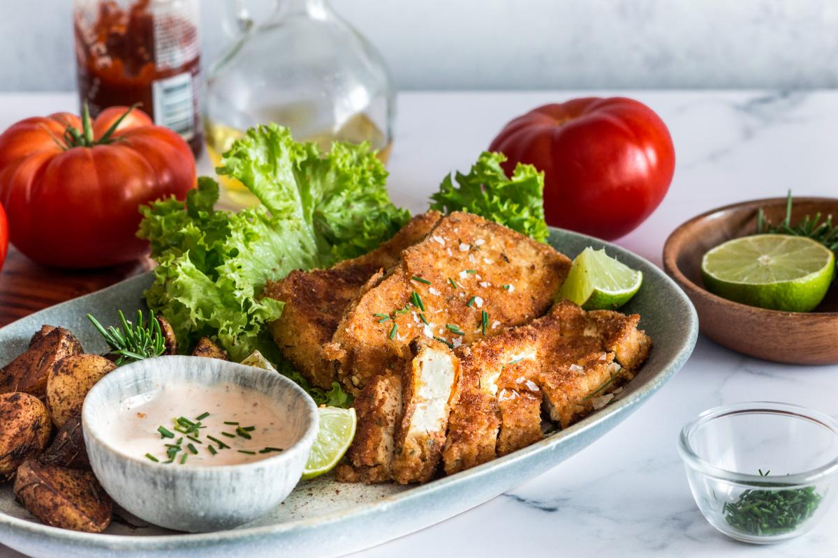 Tofu-Schnitzel mit Gewürzkartoffeln - Rezepte | fooby.ch