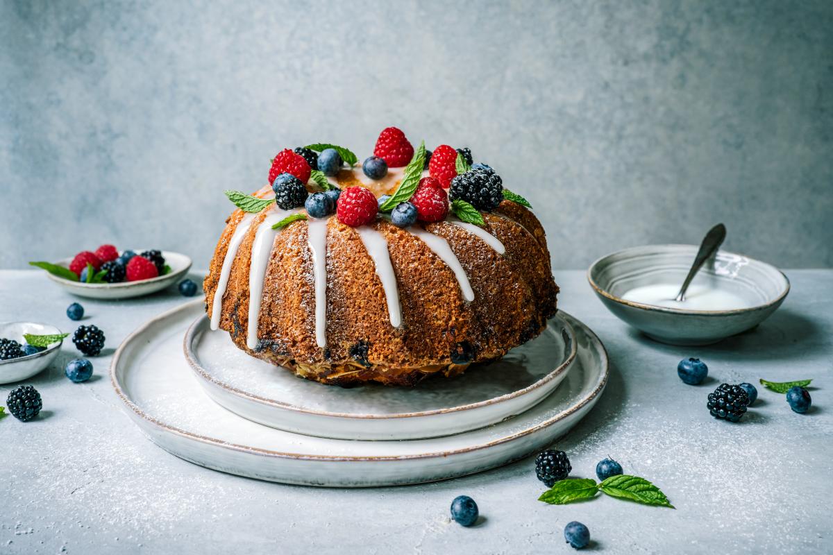 Lemon and berry bundt cake - Recipes | fooby.ch