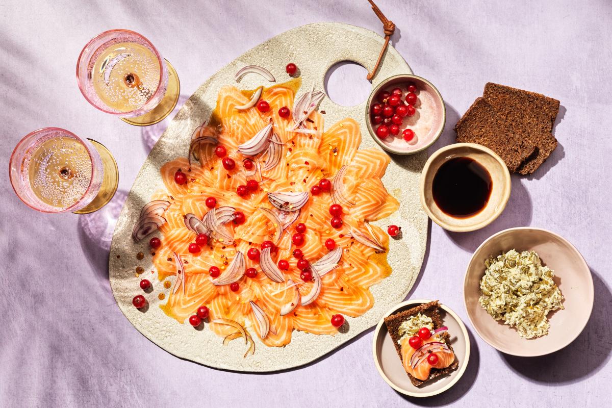 Salmon carpaccio with redcurrants - Recipes | fooby.ch
