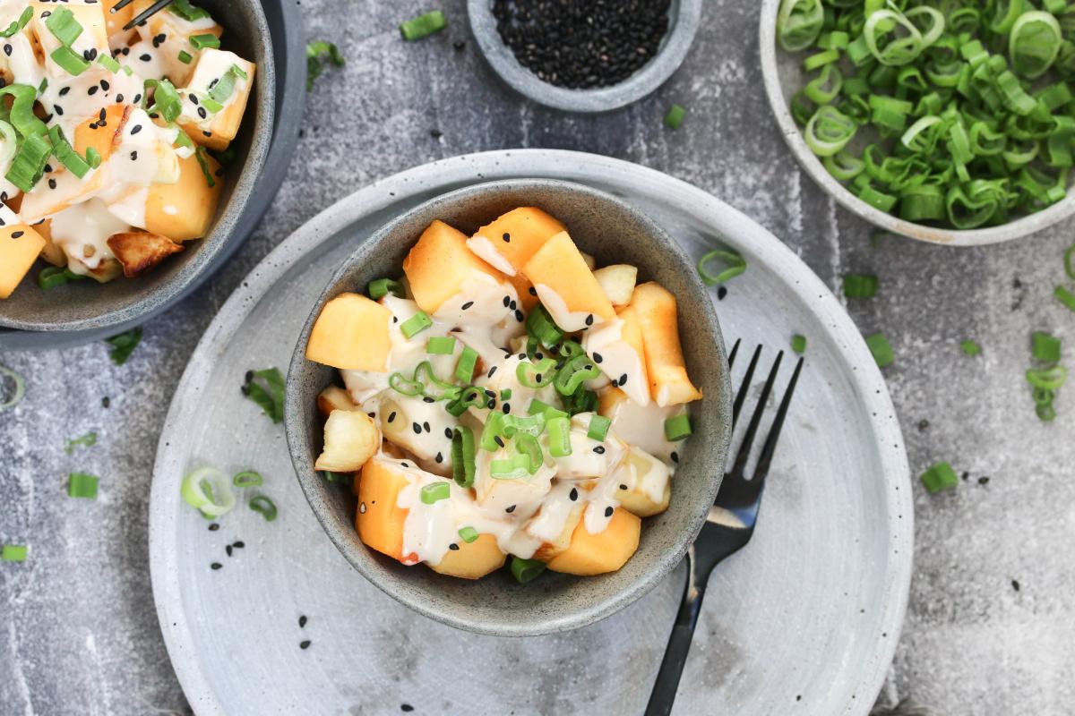 Pastinaken-Kaki-Salat mit Tahini-Dressing - Rezepte | fooby.ch