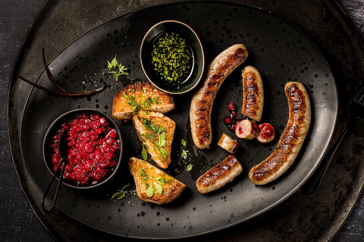 Veal sausage with redcurrant chutney - Recipes | fooby.ch