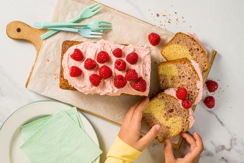 Cake marbré à la framboise