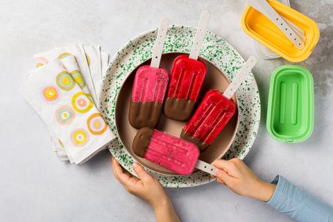 Raspberry ice lollies