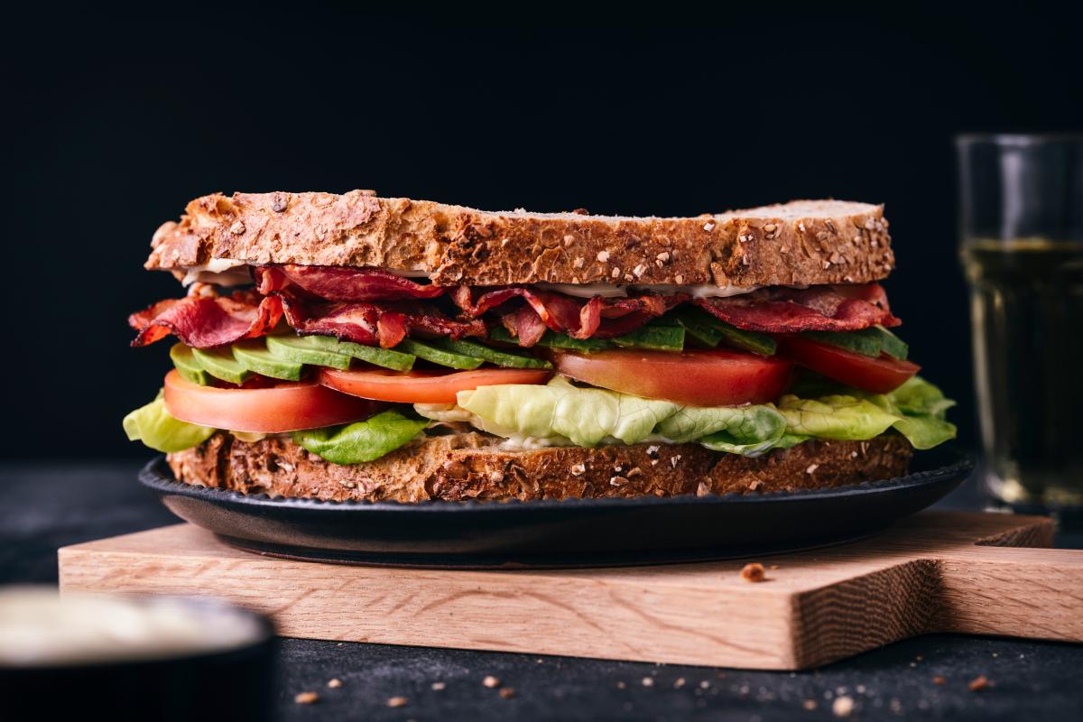 BLT-Sandwich mit Avocado - Rezepte | fooby.ch