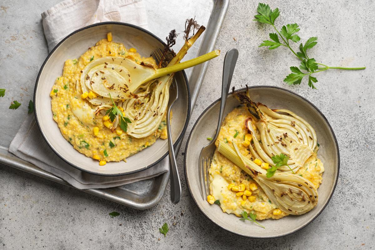 Ofen-Fenchel mit Kräuterpolenta - Rezepte | fooby.ch