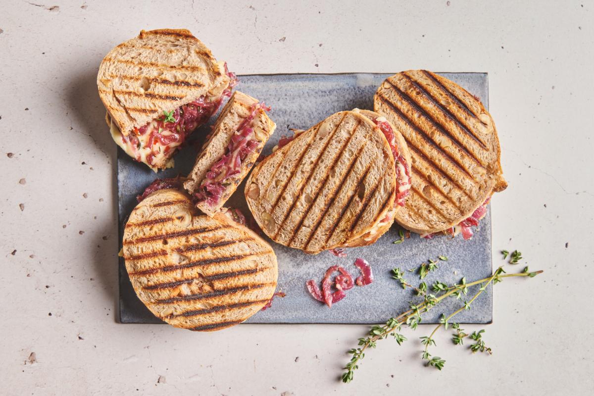 Onion sandwiches - Recipes | fooby.ch