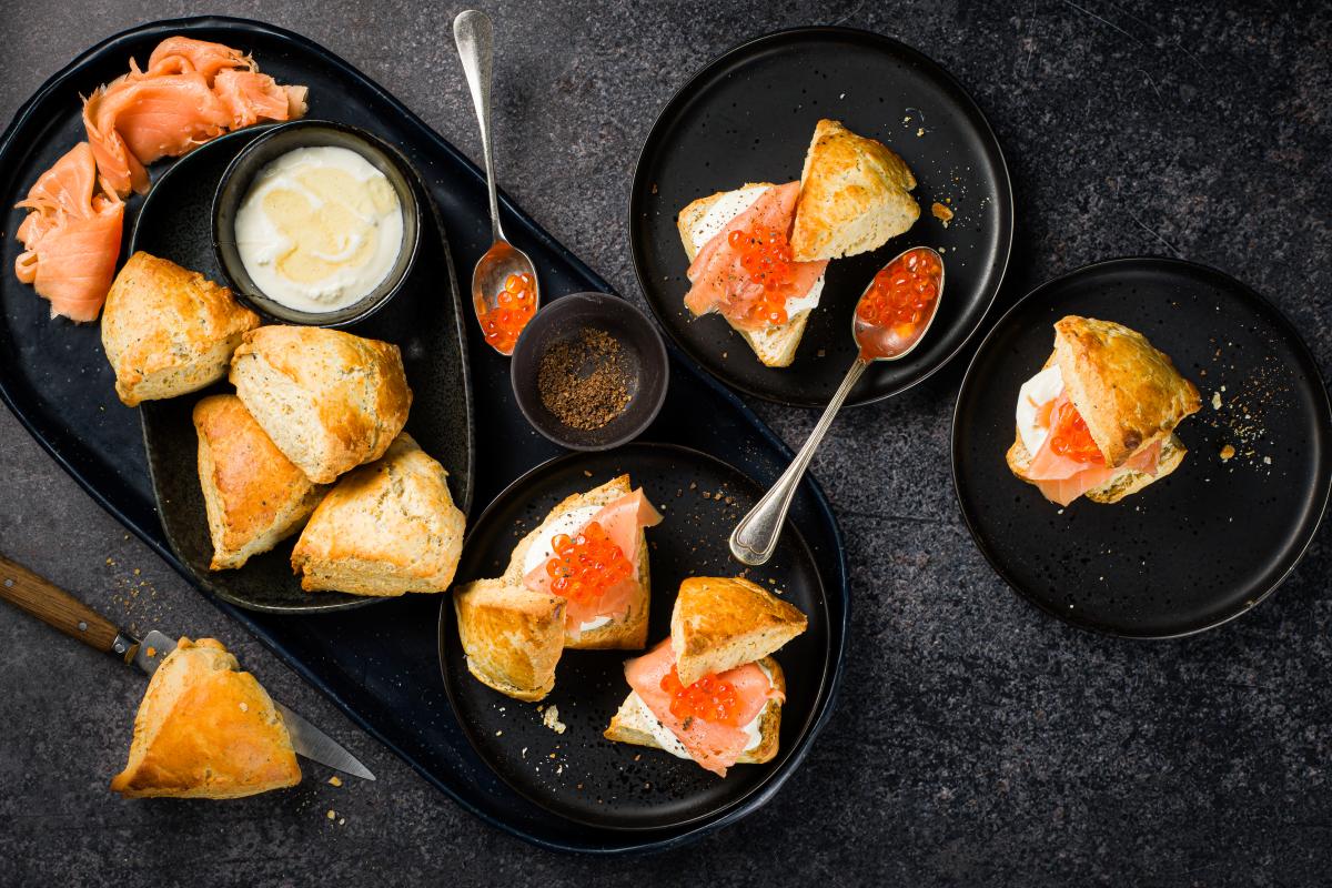 Pepper scones with feta and salmon - Recipes | fooby.ch