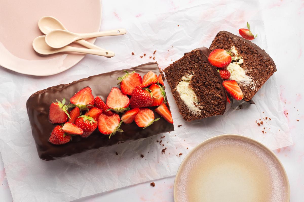Chocolate cake with cheesecake filling - Recipes | fooby.ch
