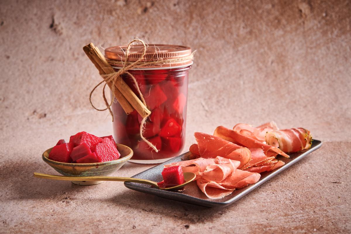 Sweet &amp; spicy pickled beetroot and pear - Recipes | fooby.ch