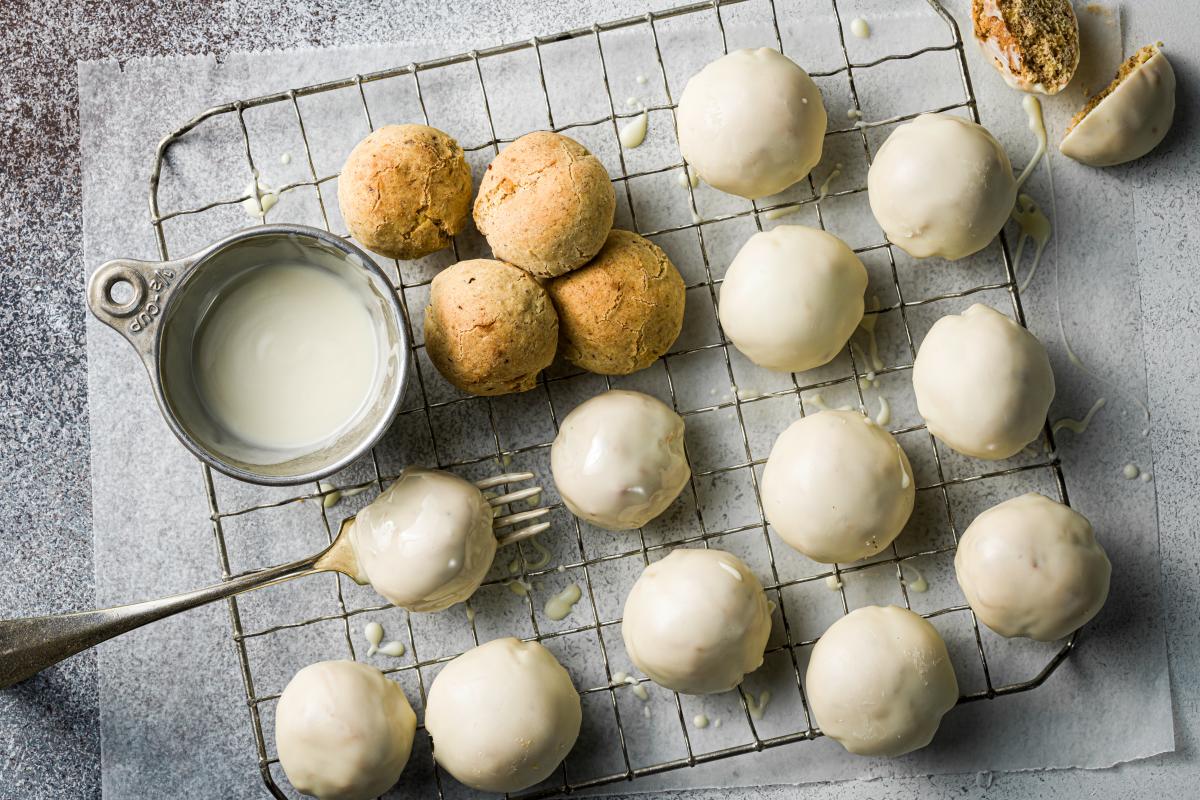 Pfeffernüsse (iced gingerbread biscuits) - Recipes | fooby.ch