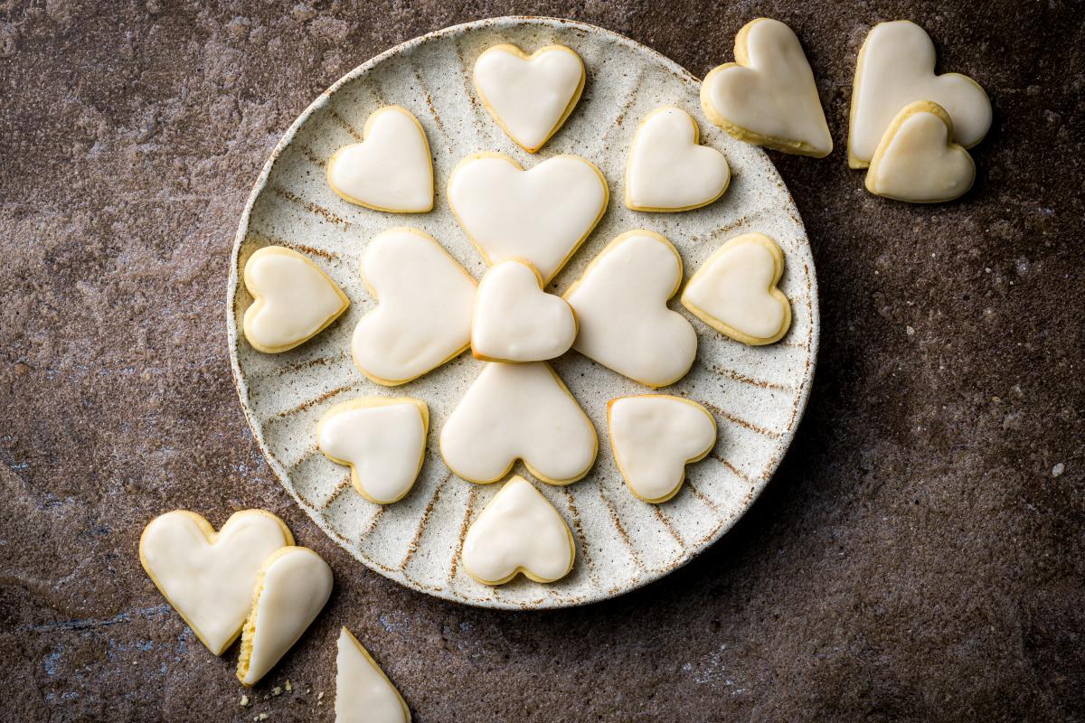 Butterherzli (shortbread hearts) - Recipes | fooby.ch