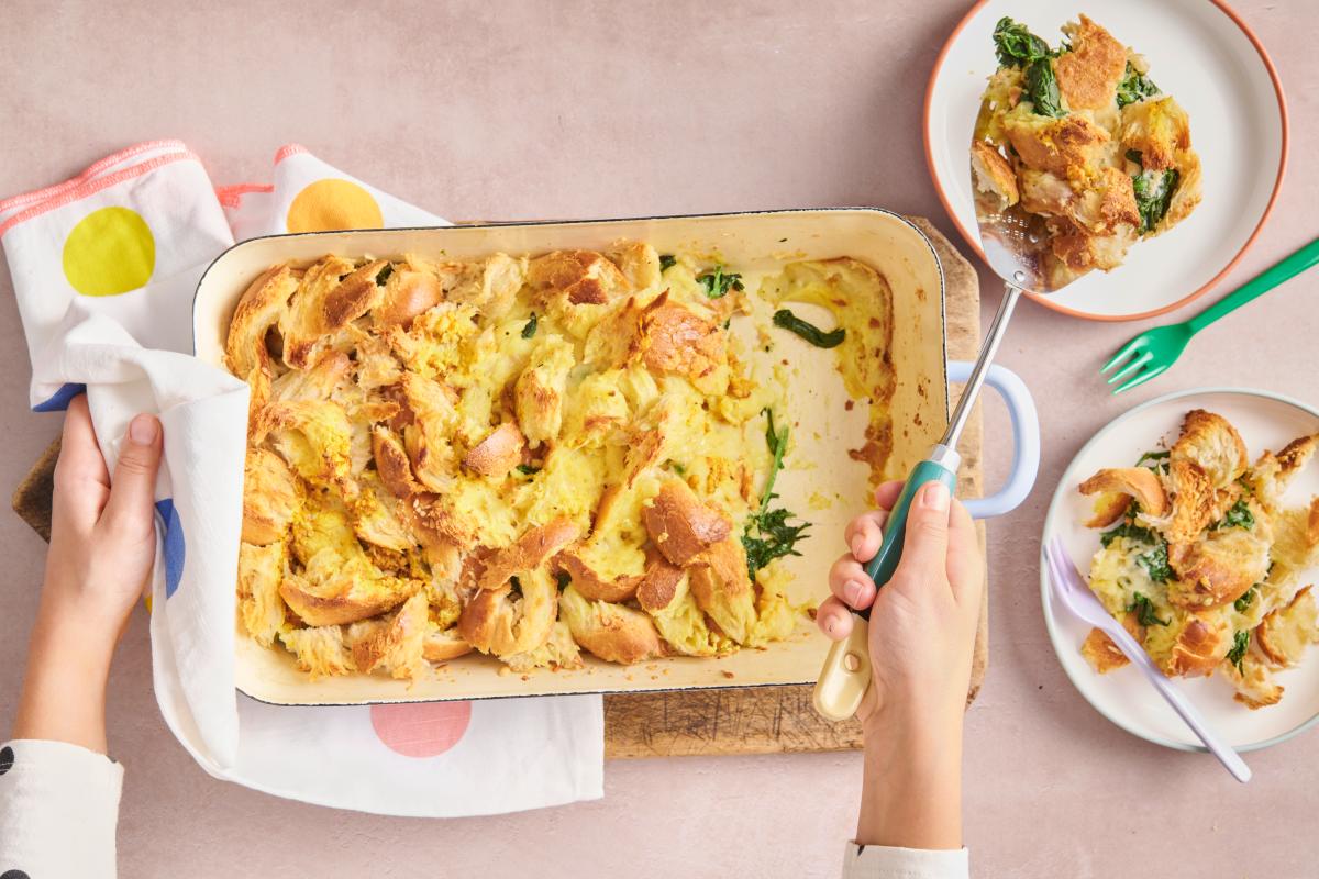 Bread bake with cheese and spinach - Recipes | little FOOBY