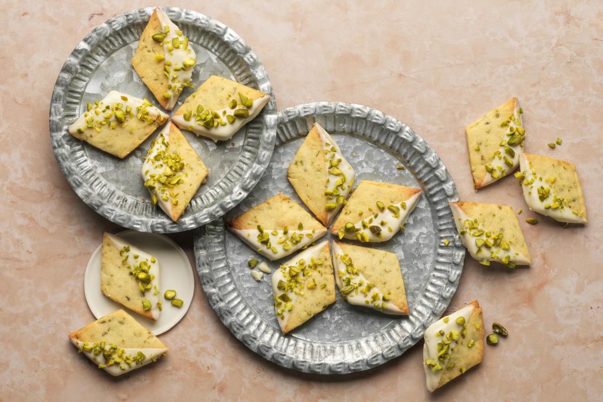 Pistachio and ginger shortbread biscuits - Recipes | fooby.ch