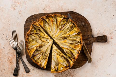 Crostata alla cicoria belga