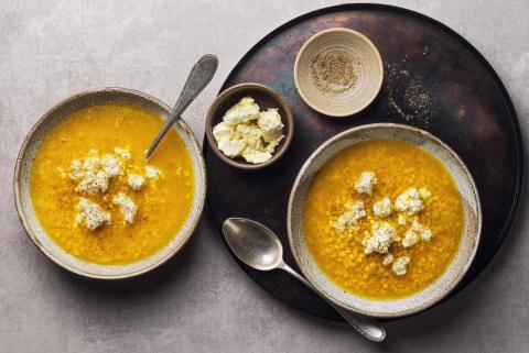 Lentil and saffron soup