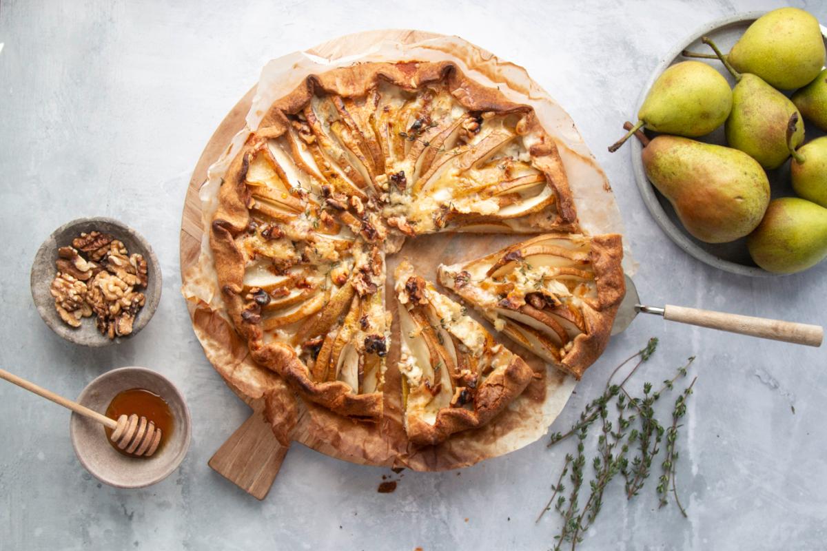 Birnen-Thymian-Wähe mit Gorgonzola - Rezepte | fooby.ch