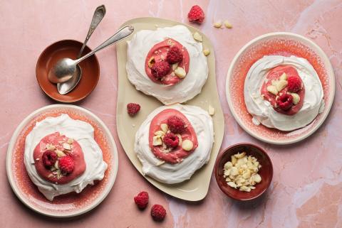 Pavlova mit Himbeercurd