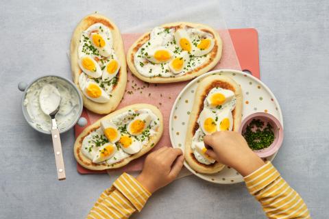 Flatbread with egg 