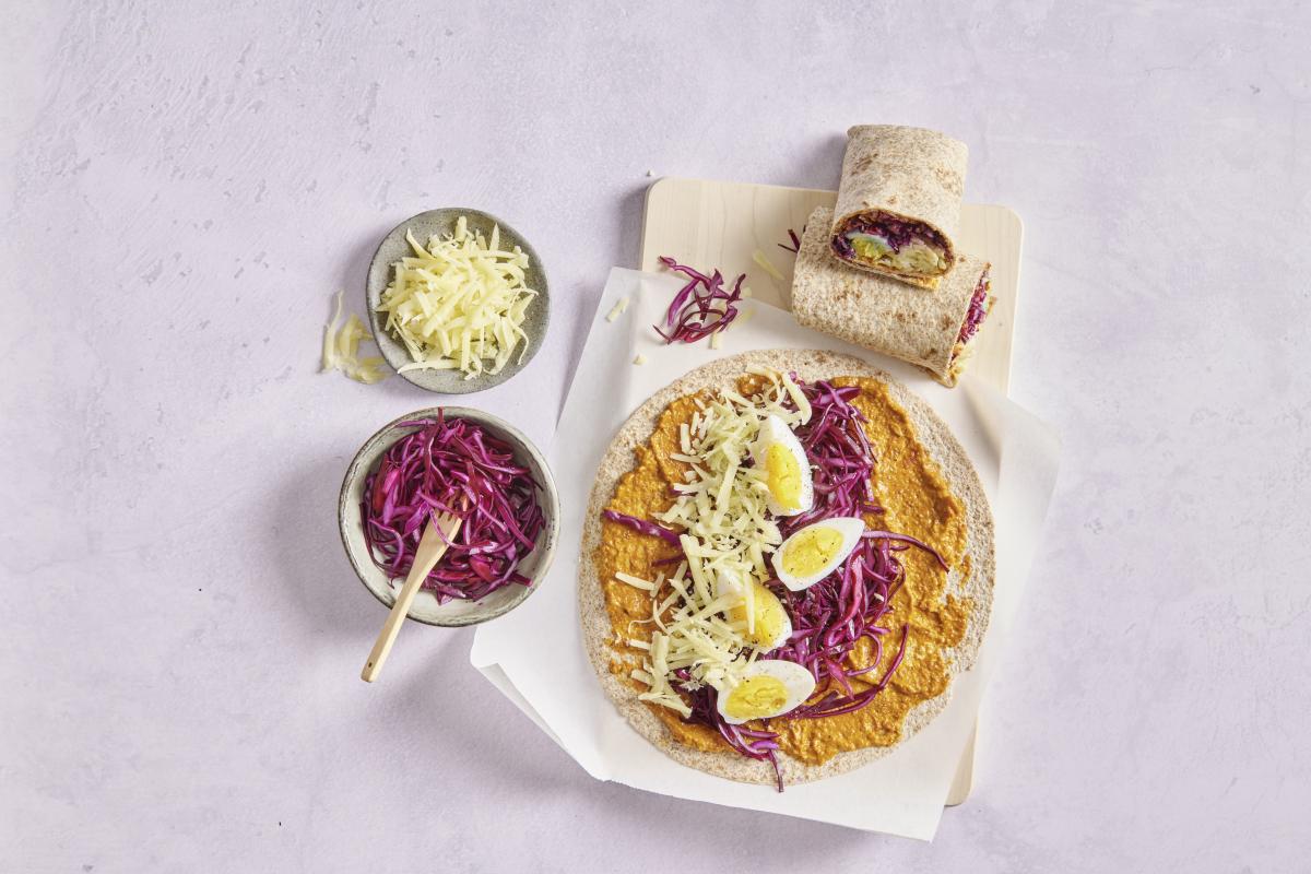 Wrap with red cabbage and pesto - Recipes | fooby.ch