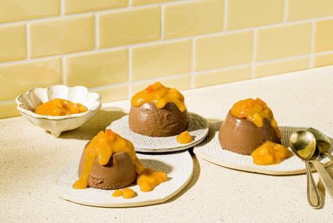 Panna cotta al cioccolato con cachi