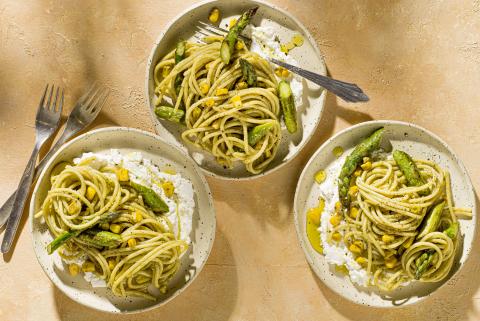 Spaghetti mit Spargeln und Ricotta