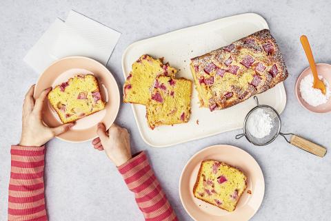 Becherli-Rhabarbercake