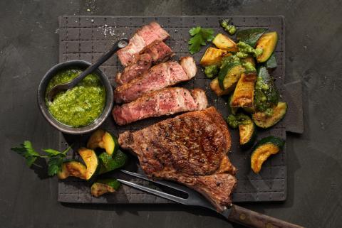 Club steak alla griglia con pesto