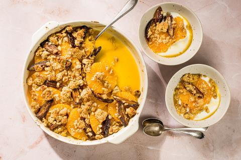 Crumble alle arance e ai datteri 