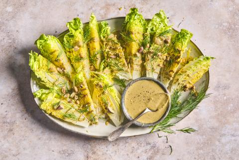 Laitue romaine et sauce aux pistaches